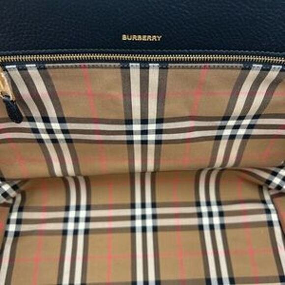Women’s Burberry pebble grain, leather check lined , large shopping tote Italy - Picture 3 of 13